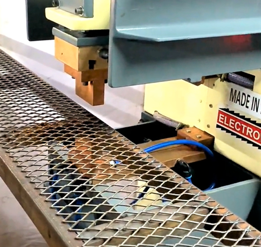 Expanded metal online mesh machine price